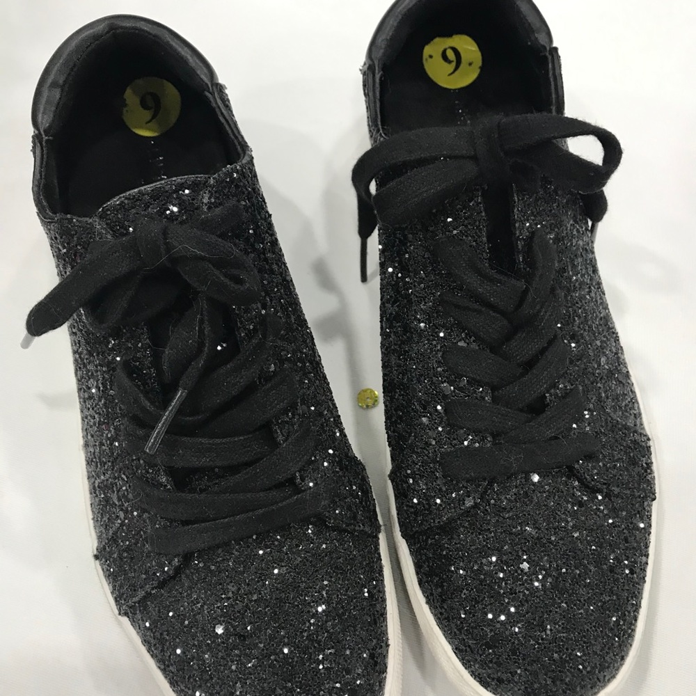 Kenneth Cole Black Glittery Sneakers